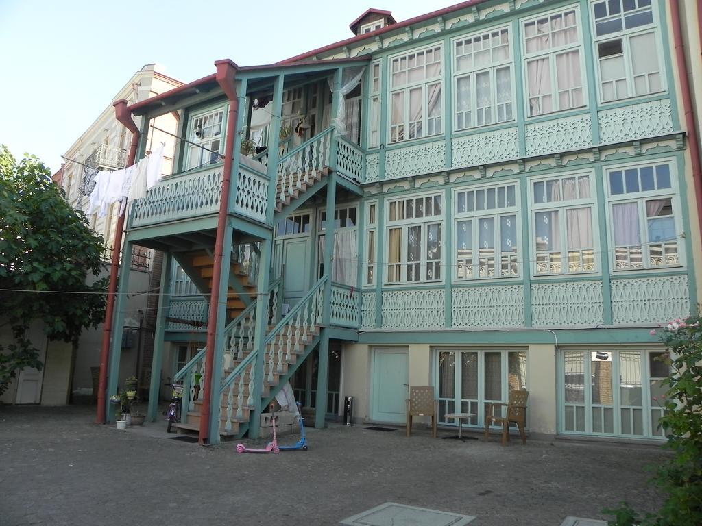 Old Yard Guest House Tbilisi Exterior photo