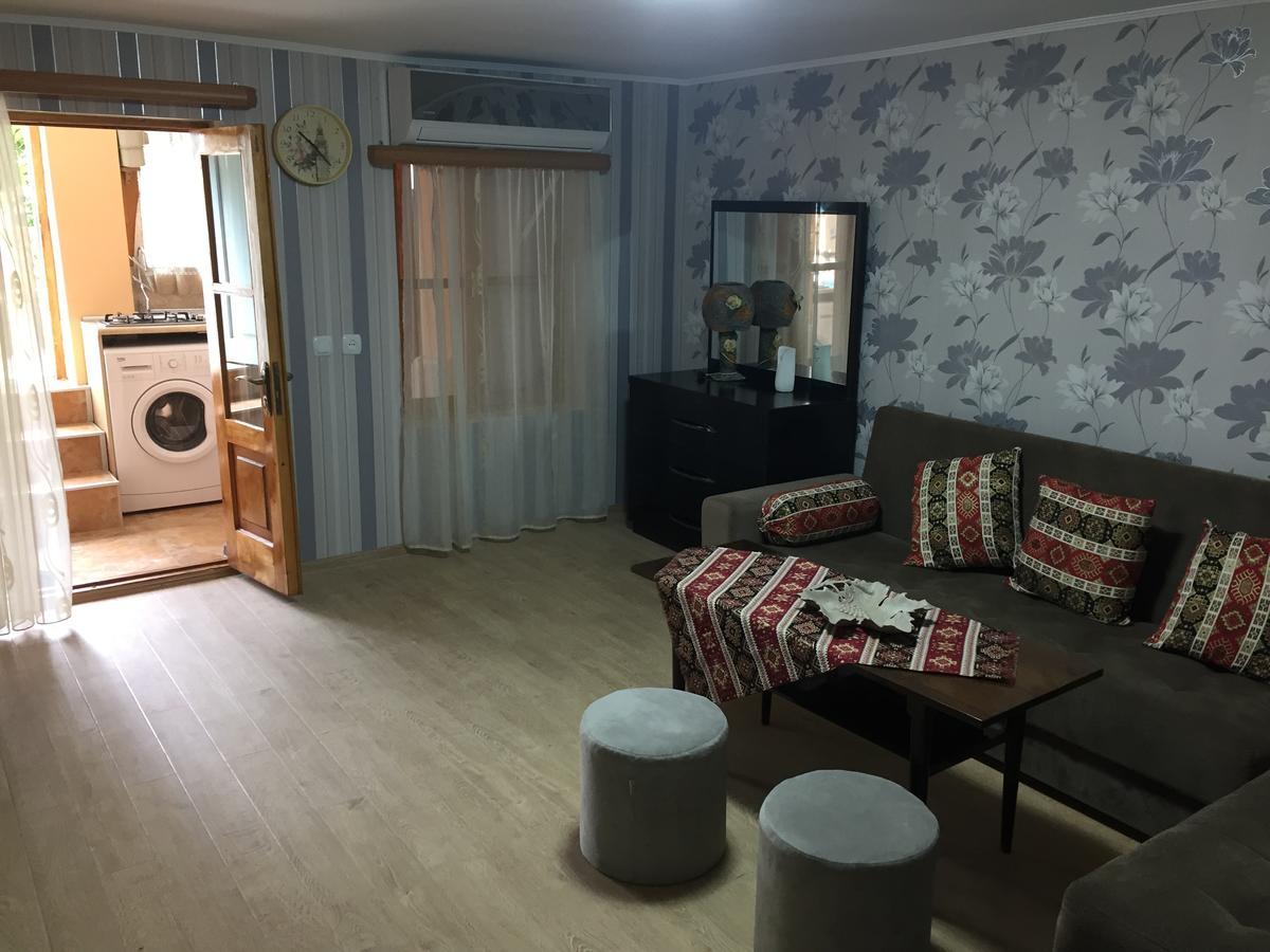 Old Yard Guest House Tbilisi Exterior photo