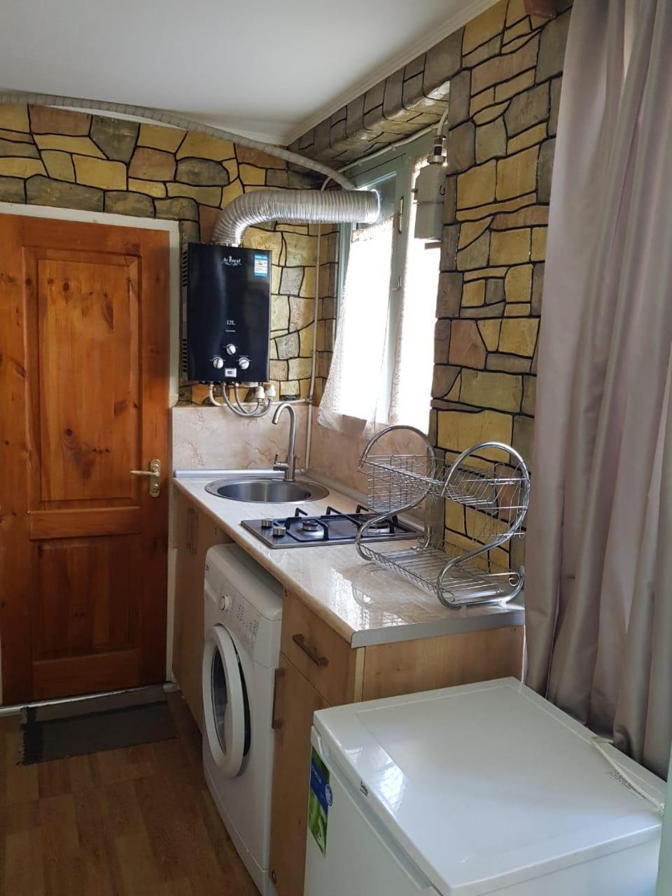 Old Yard Guest House Tbilisi Exterior photo